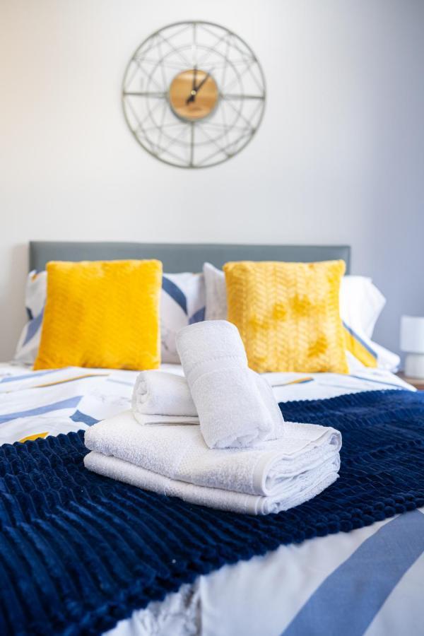 Studios With Ensuite Showers & Share Kitchens Prime Location Near Hospital, Town Center Apt 3 St Helens  Kültér fotó