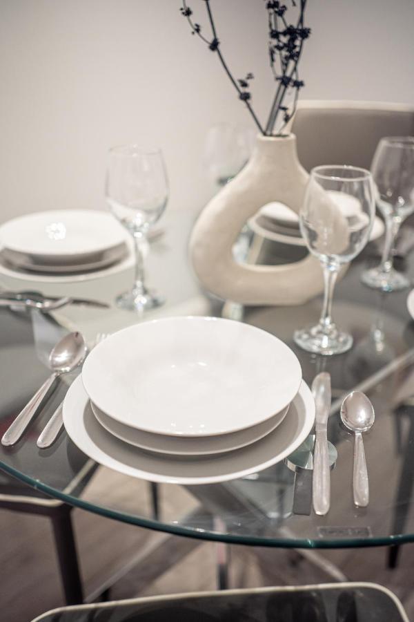 Studios With Ensuite Showers & Share Kitchens Prime Location Near Hospital, Town Center Apt 3 St Helens  Kültér fotó